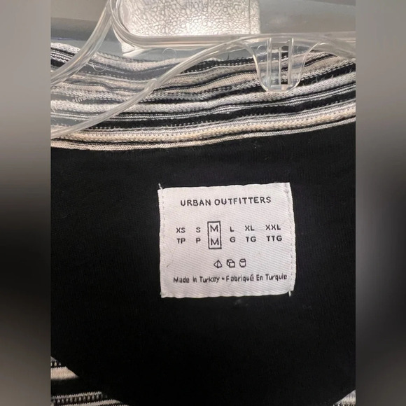 Urban Outfitters Men's Sweatshirt size M striped black white beige Quarter zip - Picture 3 of 4